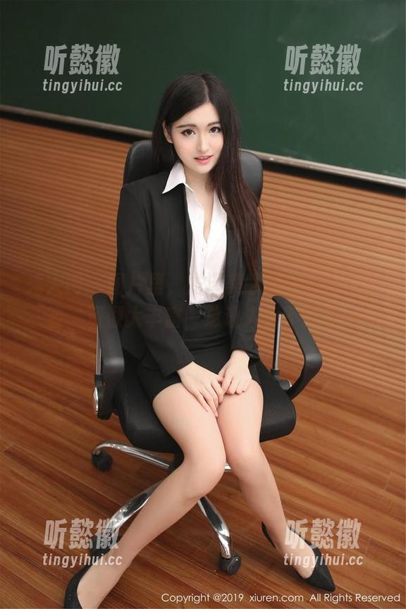 秀人网 - 图片里，龙泽美曦的红裙摇曳生姿，资源太丰富，总让人爱不释手！