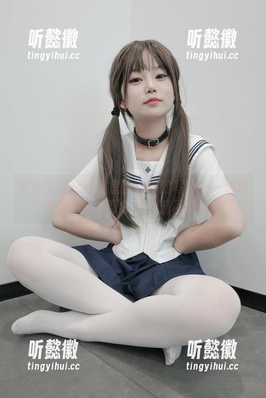 紧急企划 - 办公室里小枫的写真——谁说文职工作不可以这么值回票价！