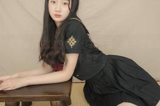 紧急企划 – 见希w博主的白丝牛仔裤图册：谁还敢说穿着不让人忍俊不禁？