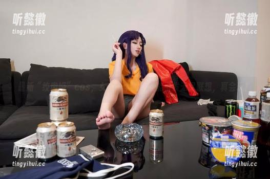 最新“绞肉姬”cos，女孩一个眼神就能引发无尽联想，真会玩！