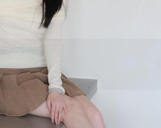 绮梦摄影 – 别看蔡蔡的私房毛衣捂得严实，打开合集才发现大有深意。