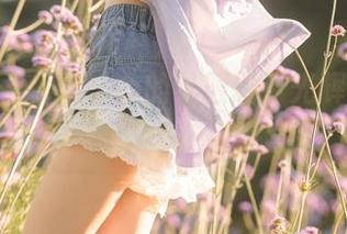 高清，花柒Hana的礼服洒下光辉，照片里的小细节也在偷偷讨论。