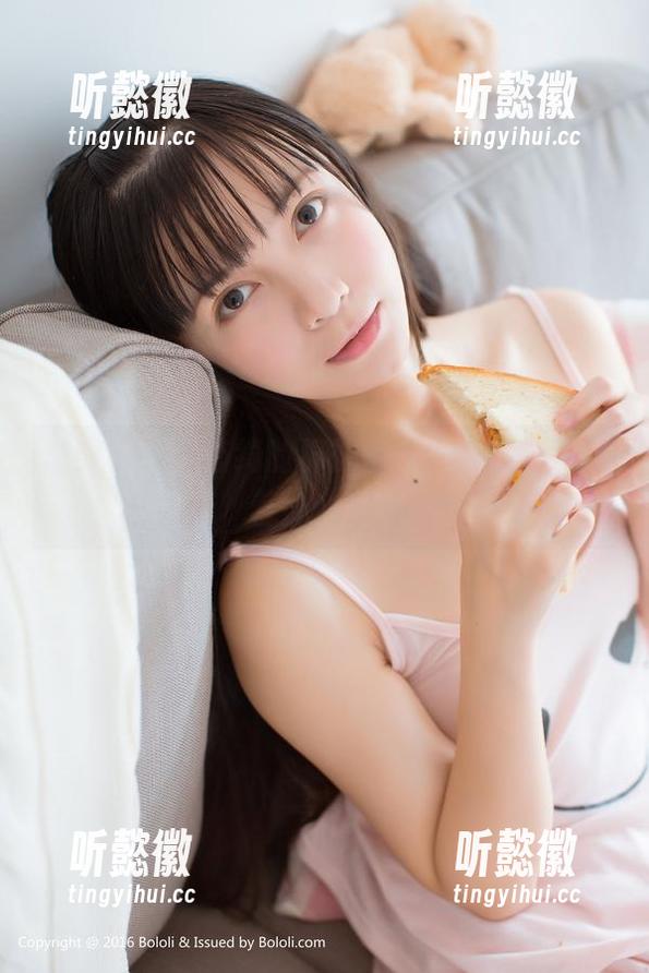 菠萝社 - 柳侑绮的棉袜魅惑，看这一双藏着什么呢？