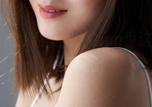 蜜桃社 – 在线和美图，Gina说这才是她的秘密花园