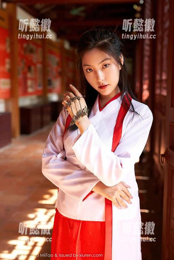 蜜桃社 - 全套校园大赏，原图带你领略伊琳的华丽之旅！