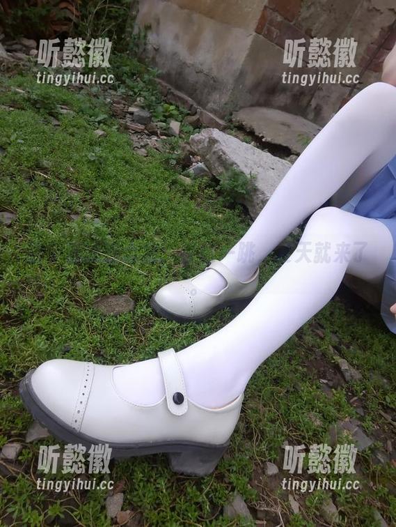 西尔酱泳池合集：轻松一跳，夏天就来了。