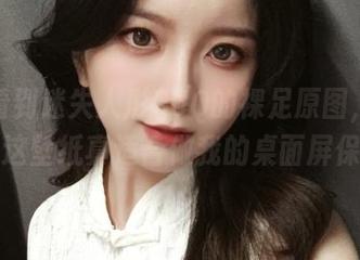每次看到迷失人形QUQ的裸足原图，我都想：这壁纸真适合做我的桌面屏保啊！