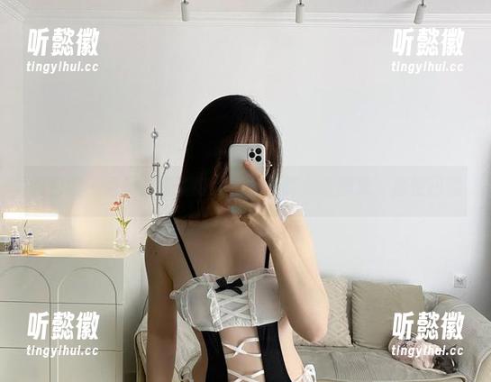 微密圈 - 看！铁锤姐姐领衔的清纯全套图集，魔性四溢