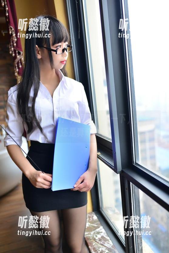 雪琪SAMA的户外写真：等一下，这是山还是真奇观？