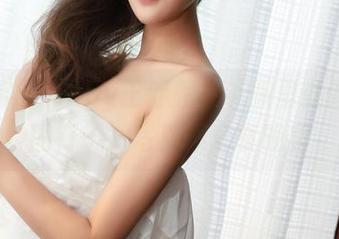 青豆客 – Abby王乔恩在礼服里就像披着图钉——写真集分享晚宴