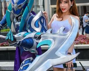 魔镜街拍 – 漫展大热艾小青的无圣光合集，话说这个轰动也是无解呢！